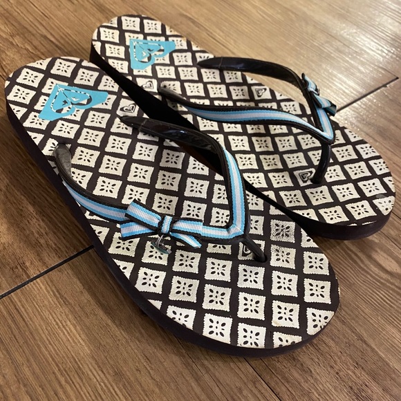Roxy flip flops